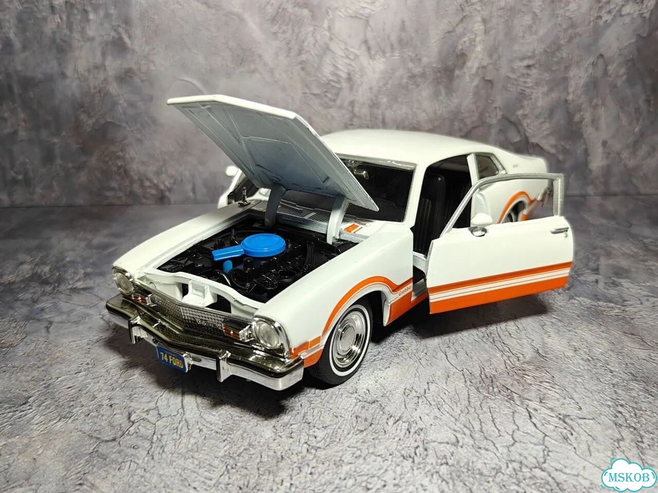 1/24 Ford Maverick Grabber (1974) White, Motormax фото 9