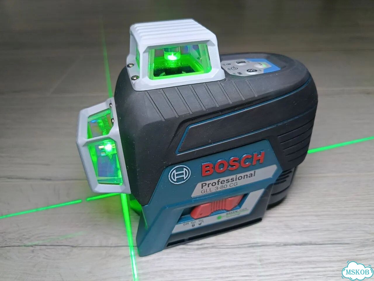 Лазерный нивелир bosch gll 3 80 CG, оригинал 2018г фото 1