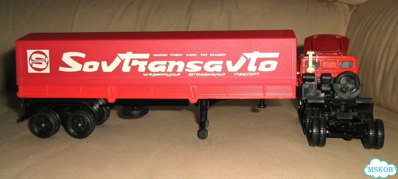 Камаз-5410 с полуприцепом СОВТРАНСАВТО 1:43 фото 8
