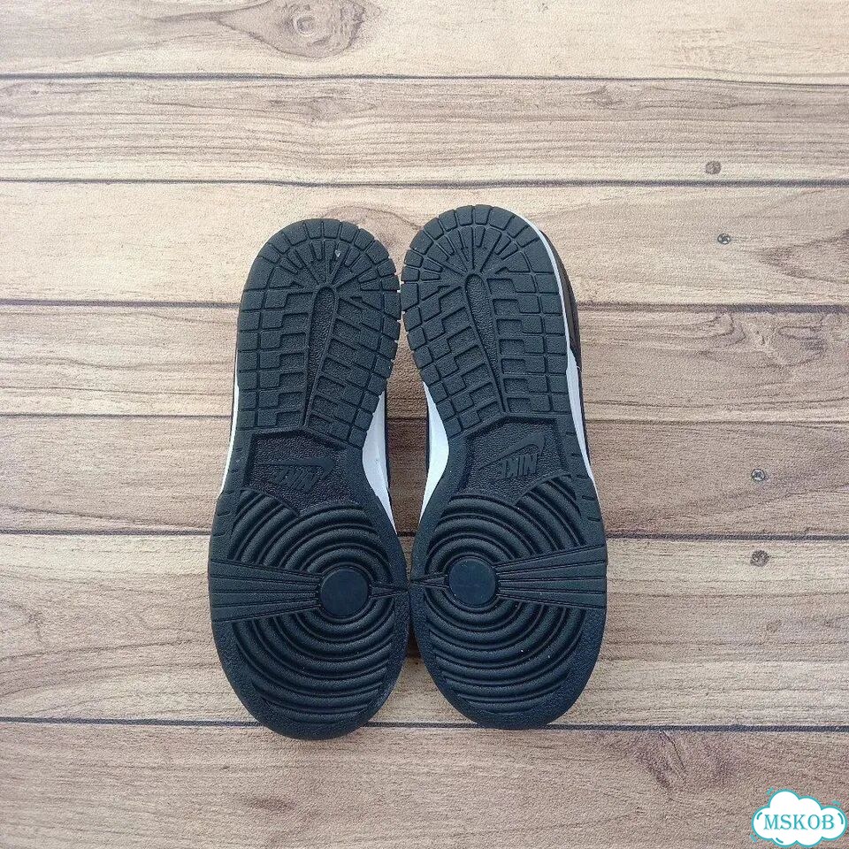 Nike Dunk Low чёрно-белые фото 5