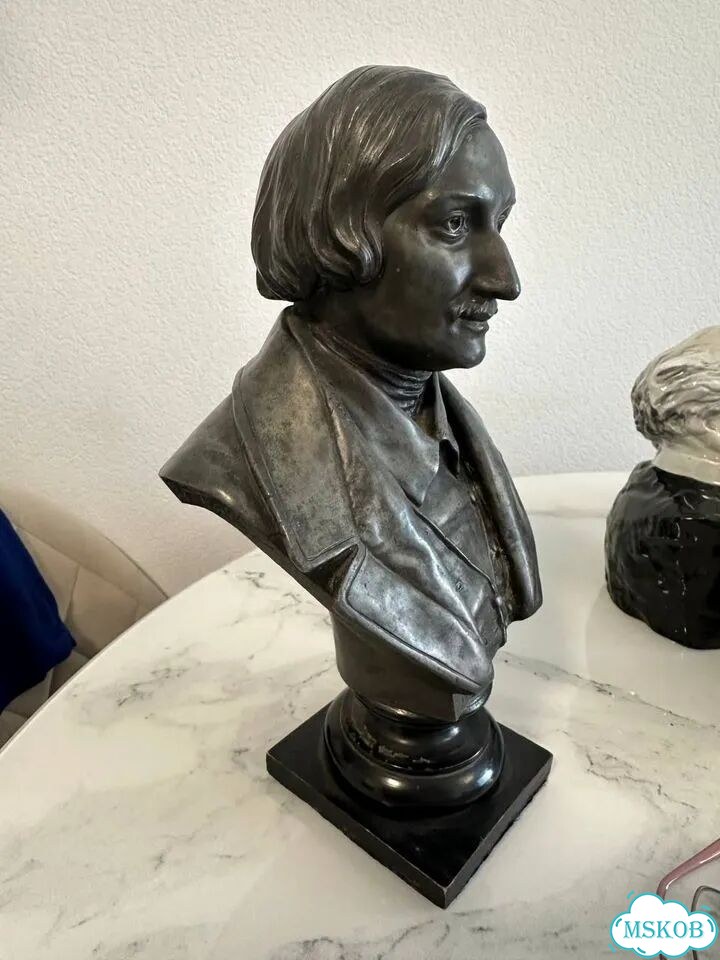 Бюст H.B. Гoгoля, мастерская C. Дoбрoдeевa фото 3