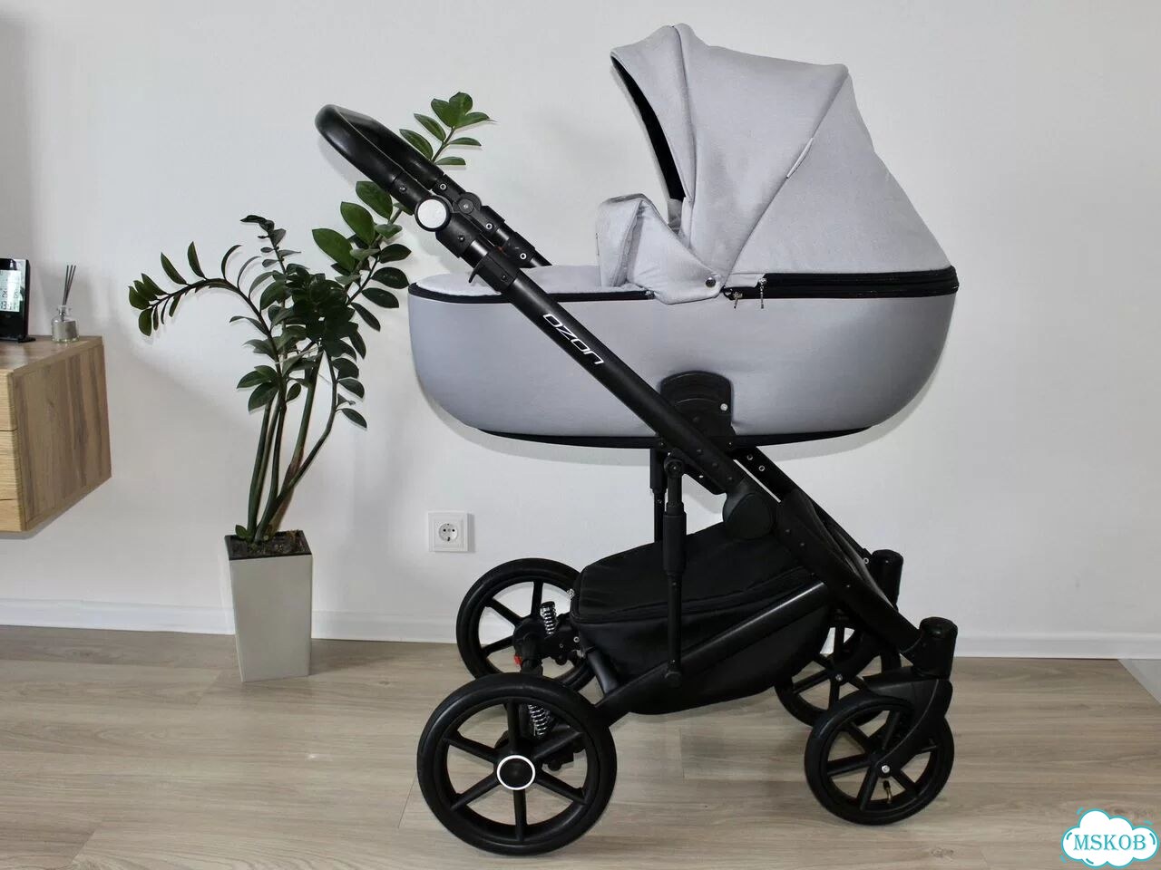 Коляска Riko Basic Ozon 2в1 в идеальном состоянии фото 1
