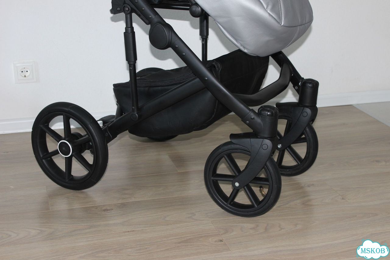 Коляска Riko Basic Ozon 2в1 в идеальном состоянии фото 9