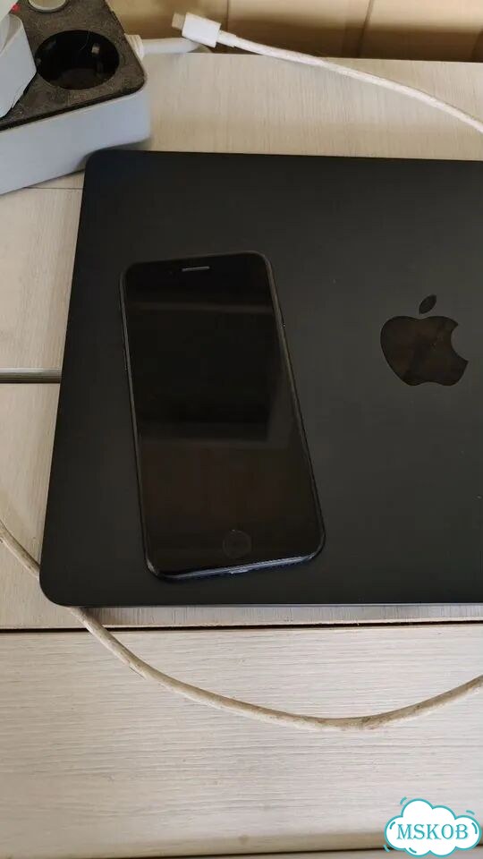 iPhone 7, 32 ГБ, 1 SIM фото 1