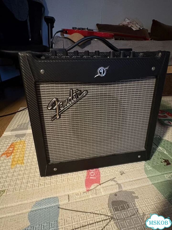 Комбоусилитель Fender Mustang I фото 1