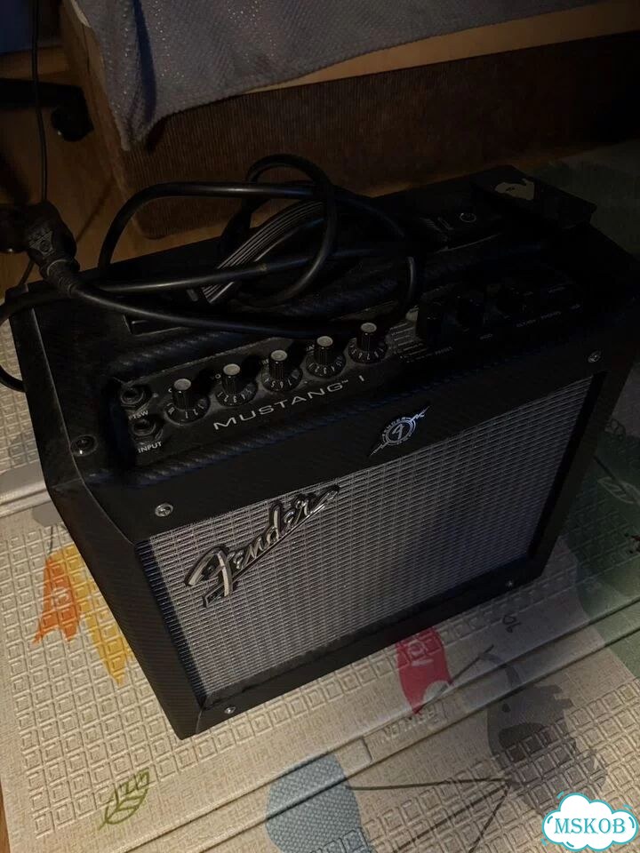 Комбоусилитель Fender Mustang I фото 2