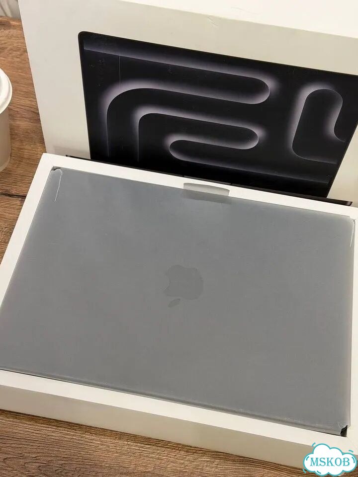 MacBook Pro 14 M5 16gb 512Gb фото 2