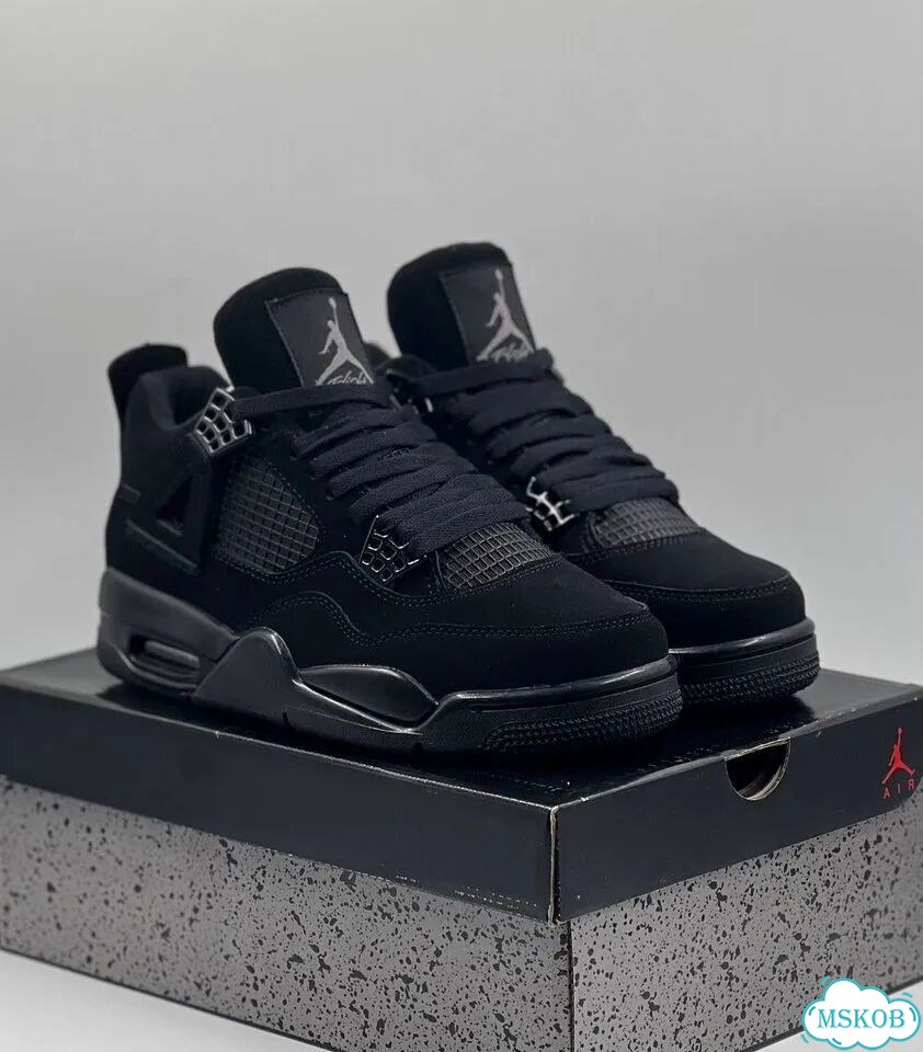 Кроссовки Nike Air Jordan 4 черные фото 1
