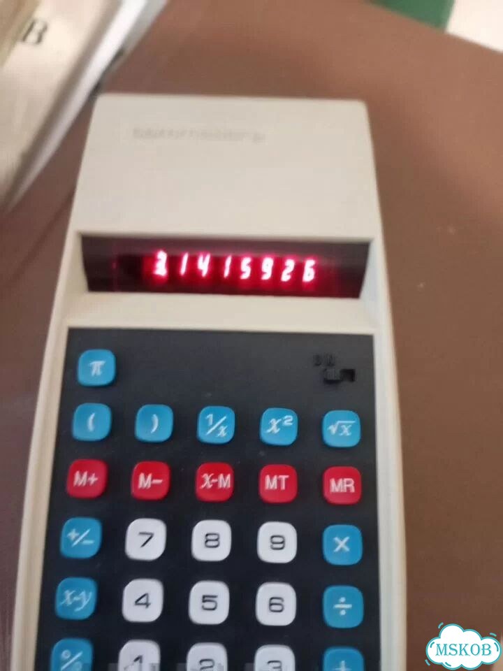 Калькулятор Commodore 899a Англия 70х б/у рабочий фото 2