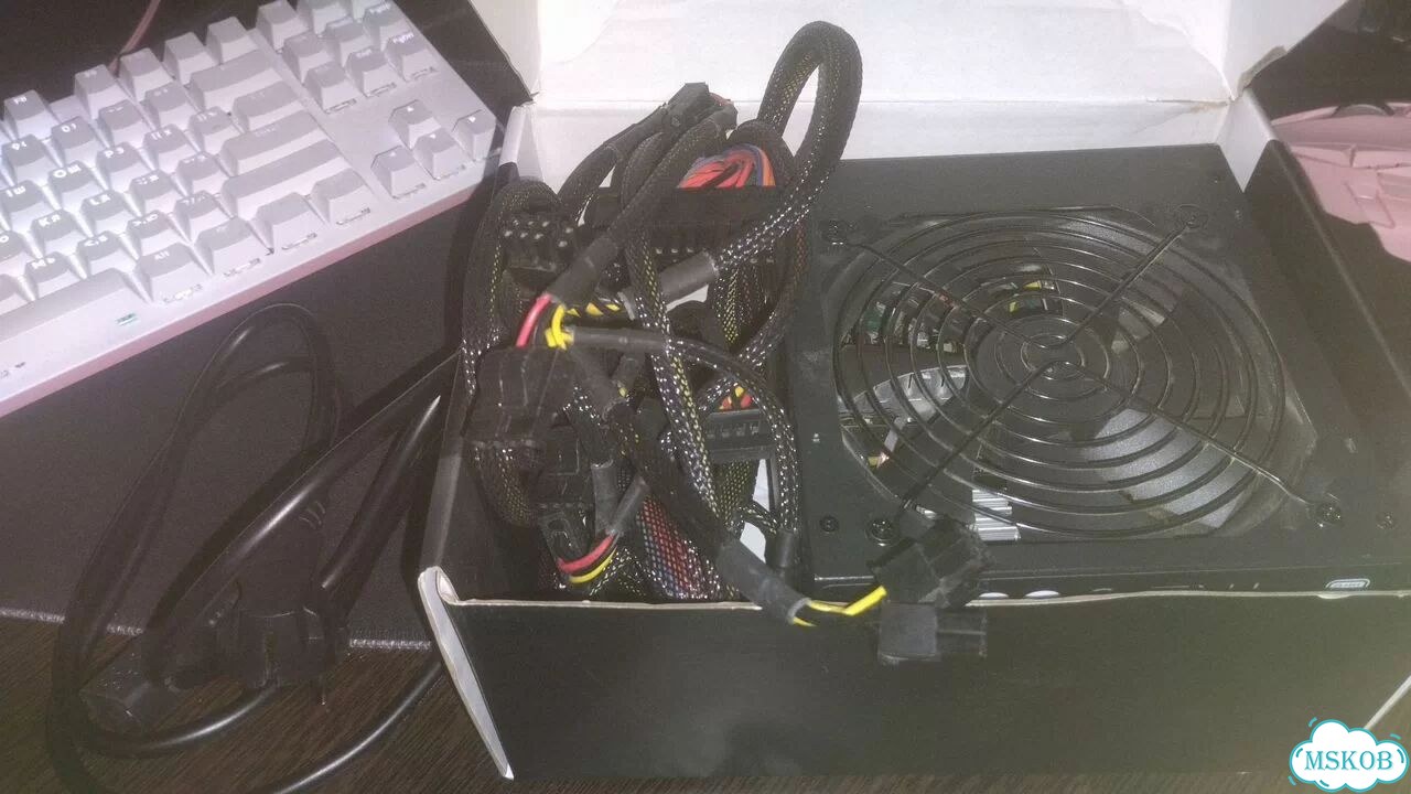 Thermaltake TR2 S 500W блок питания фото 2