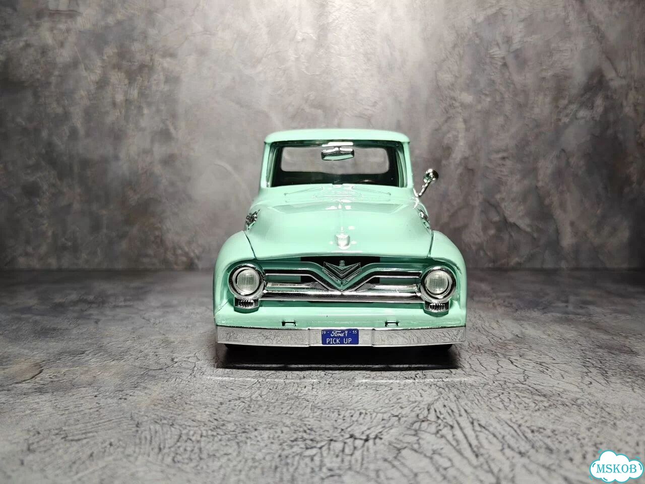 Модель 1/24 Ford F-100 Pickup 1955 Mint, Motormax фото 2