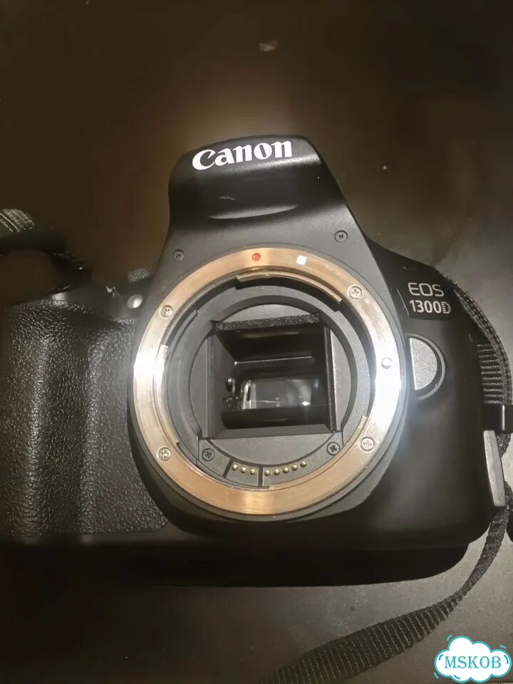 Canon 1300d body почти новый фото 1