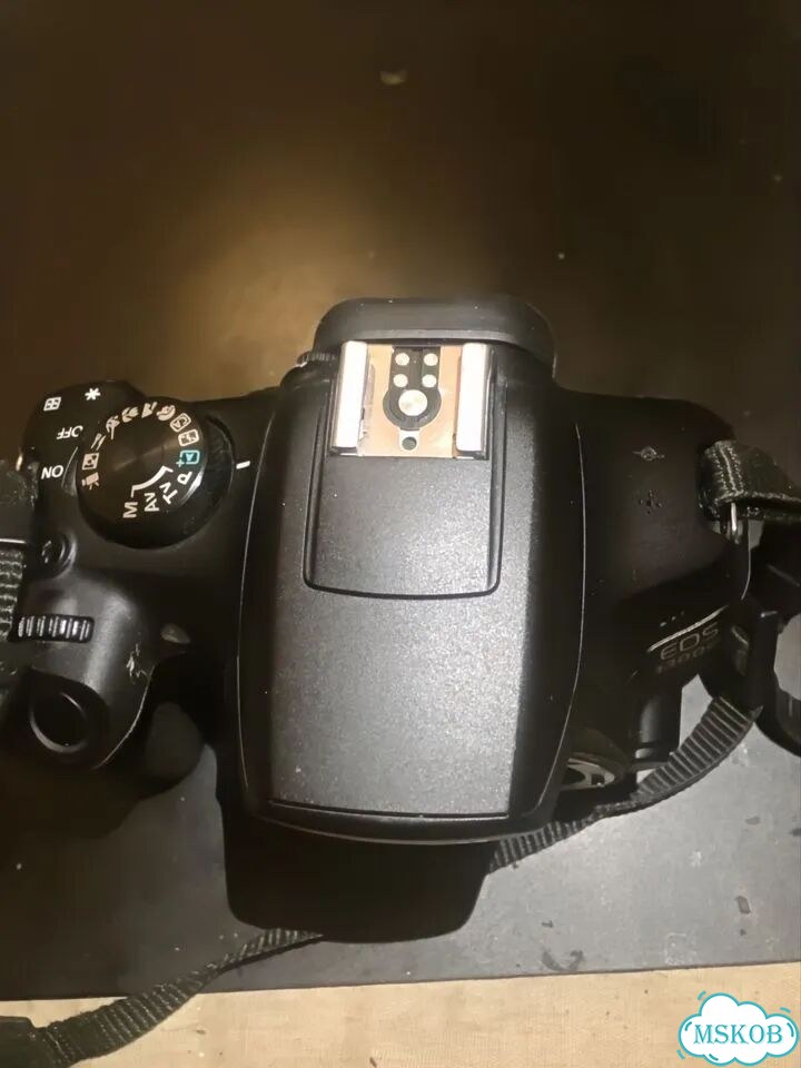 Canon 1300d body почти новый фото 2