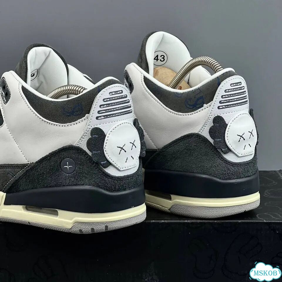 Nike Air Jordan 3 Kaws Black White фото 3