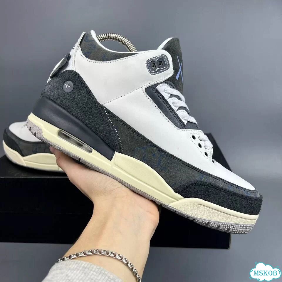 Nike Air Jordan 3 Kaws Black White фото 7