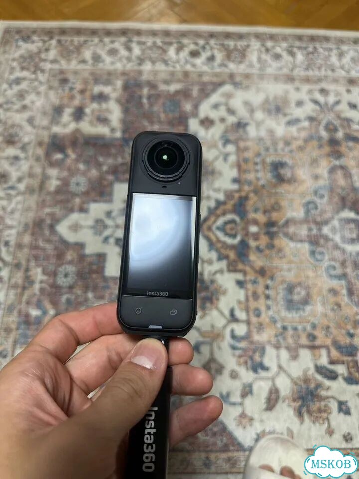 Экшн камера insta 360x5 фото 1