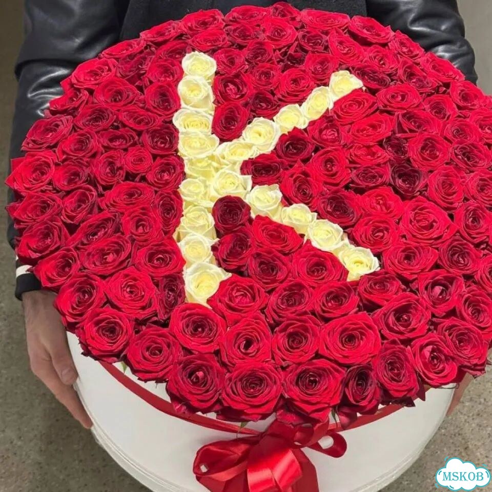 101роза в коробке с инициалами фото 2