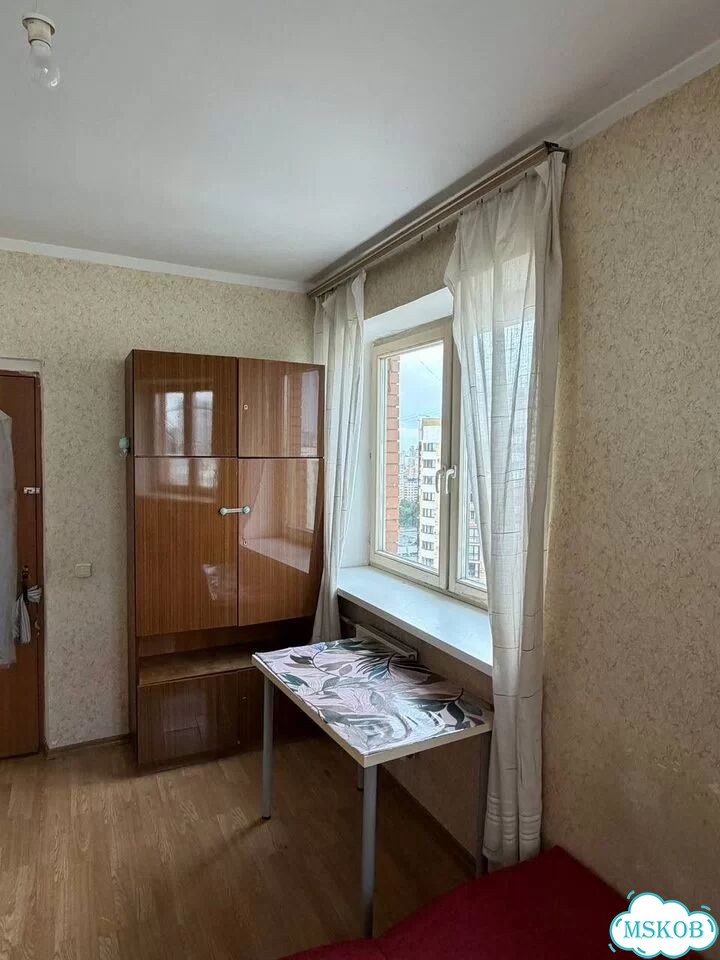 Комната 12 м² в 3-к., 24/25 эт. фото 2