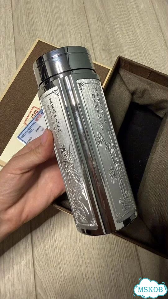 Серебрянный термос 999 проба фото 1