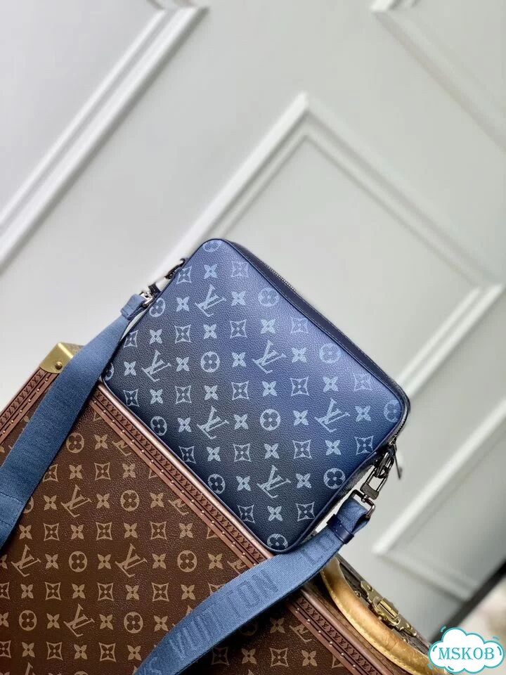 Сумка Louis Vuitton Trio Messenger фото 3