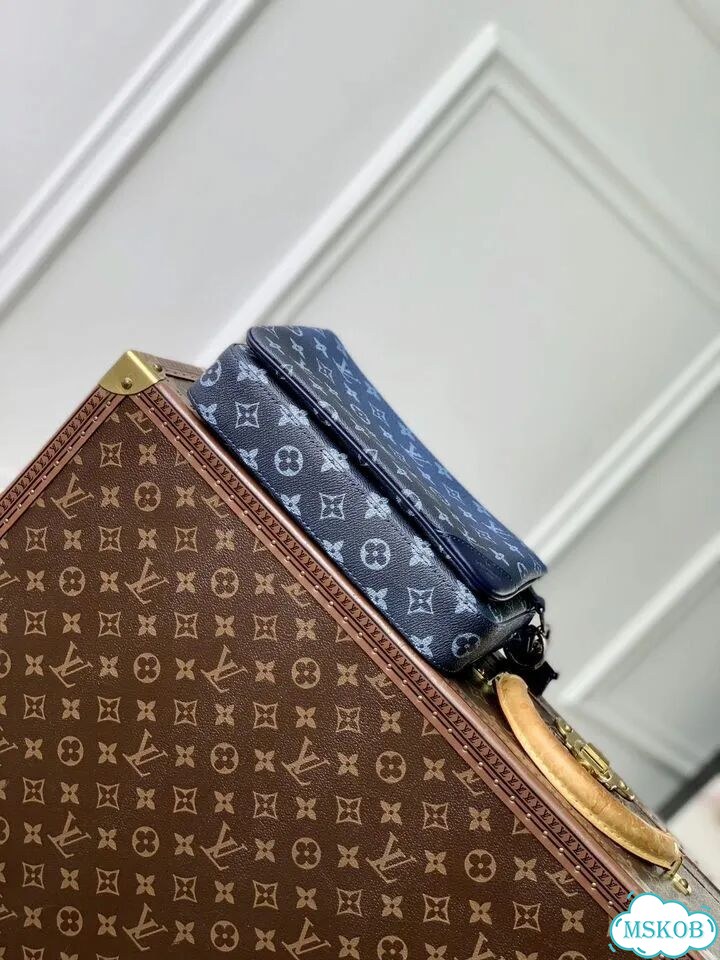 Сумка Louis Vuitton Trio Messenger фото 4