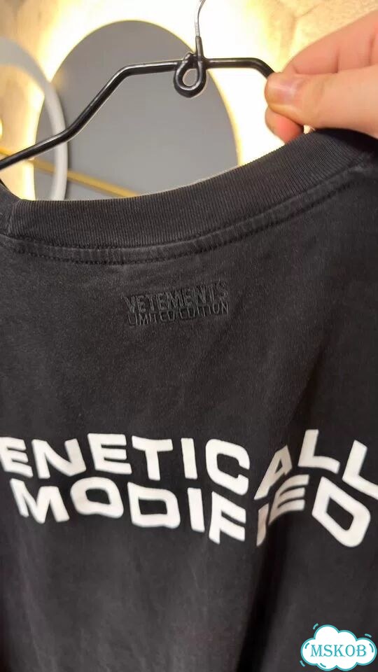 Футболка Vetements Genetically Modified фото 3