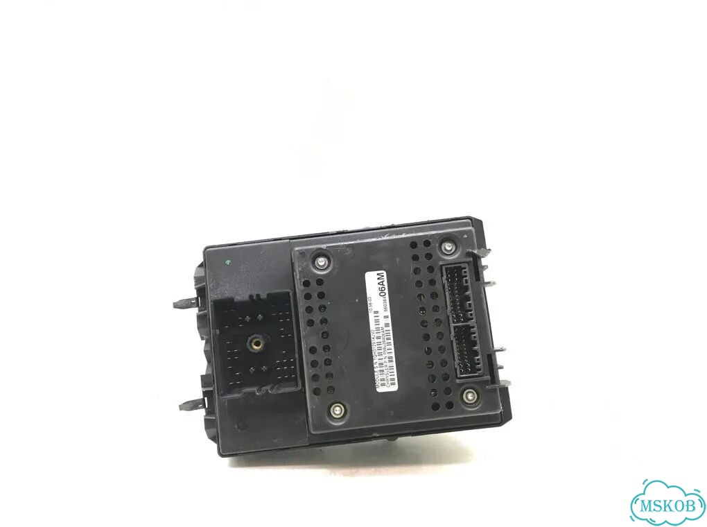 Блок предохранителей jeep Grand Cherokee WJ 4.0 I фото 2
