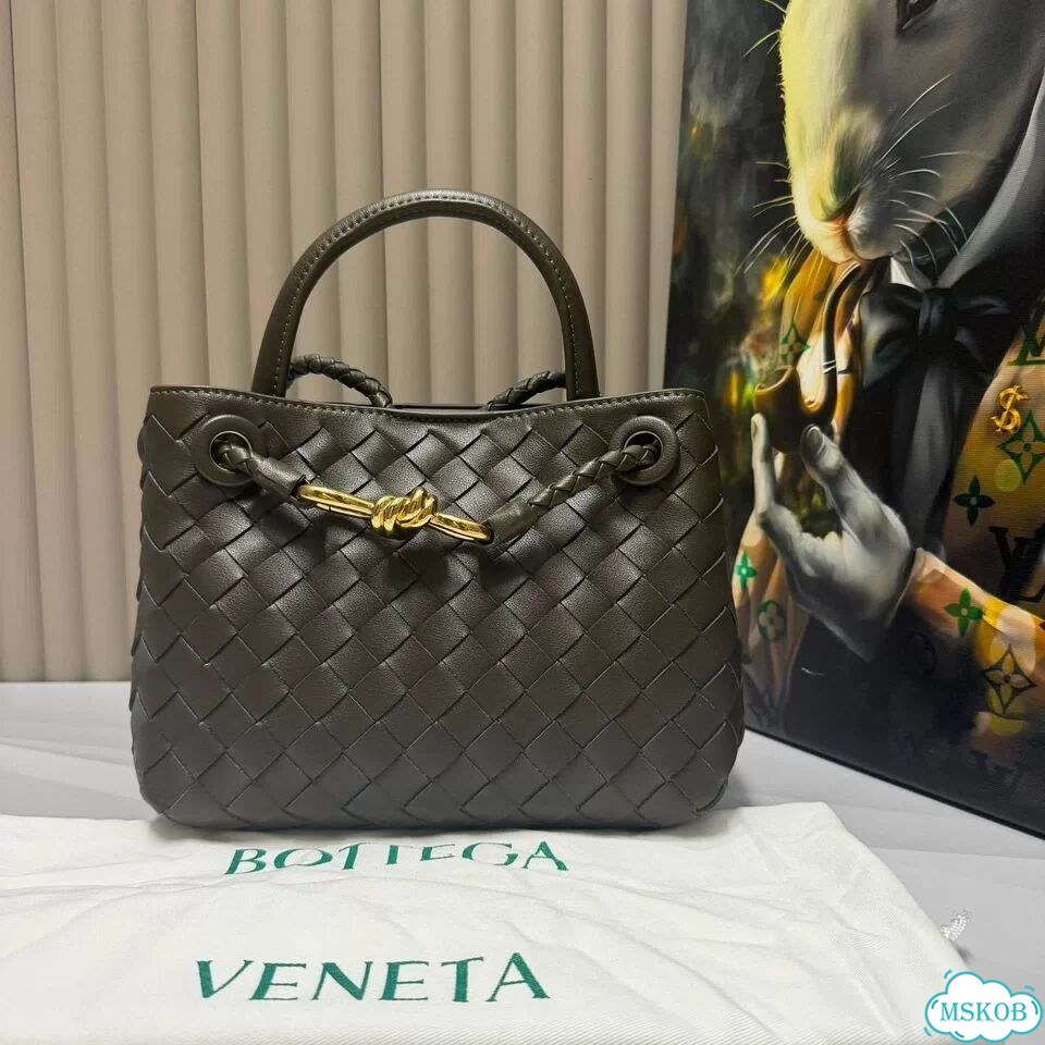 Сумка женская Bottega Veneta Andiamo mini фото 5