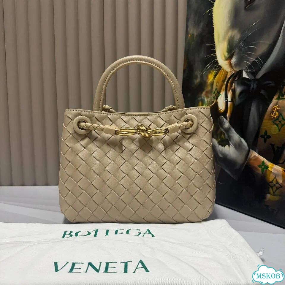 Сумка женская Bottega Veneta Andiamo mini фото 8