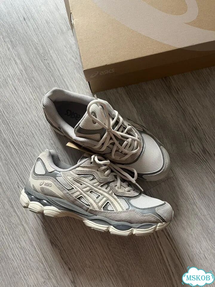 Кроссовки asics 26 см фото 1