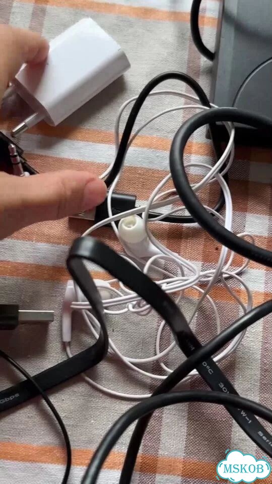 Провода, телефон без АКБ, power bank и мн др фото 1