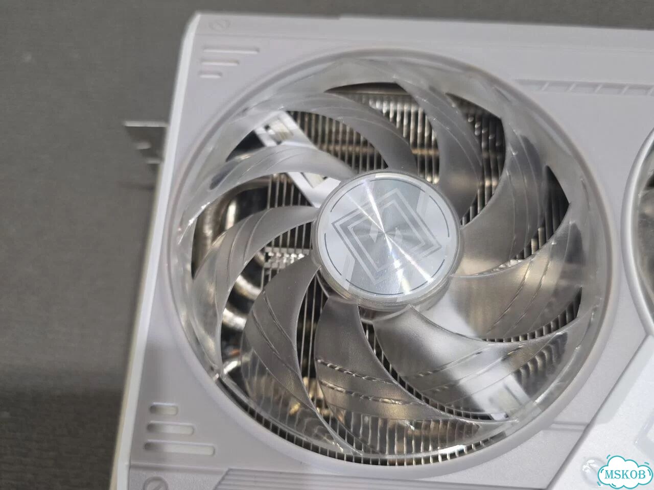 Asrock steel legend rx 9070xt 16gb фото 2