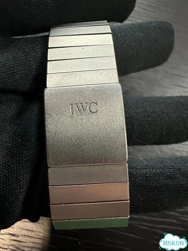 Редкие часы IWC Porsche Design Titan Chronograph фото 7