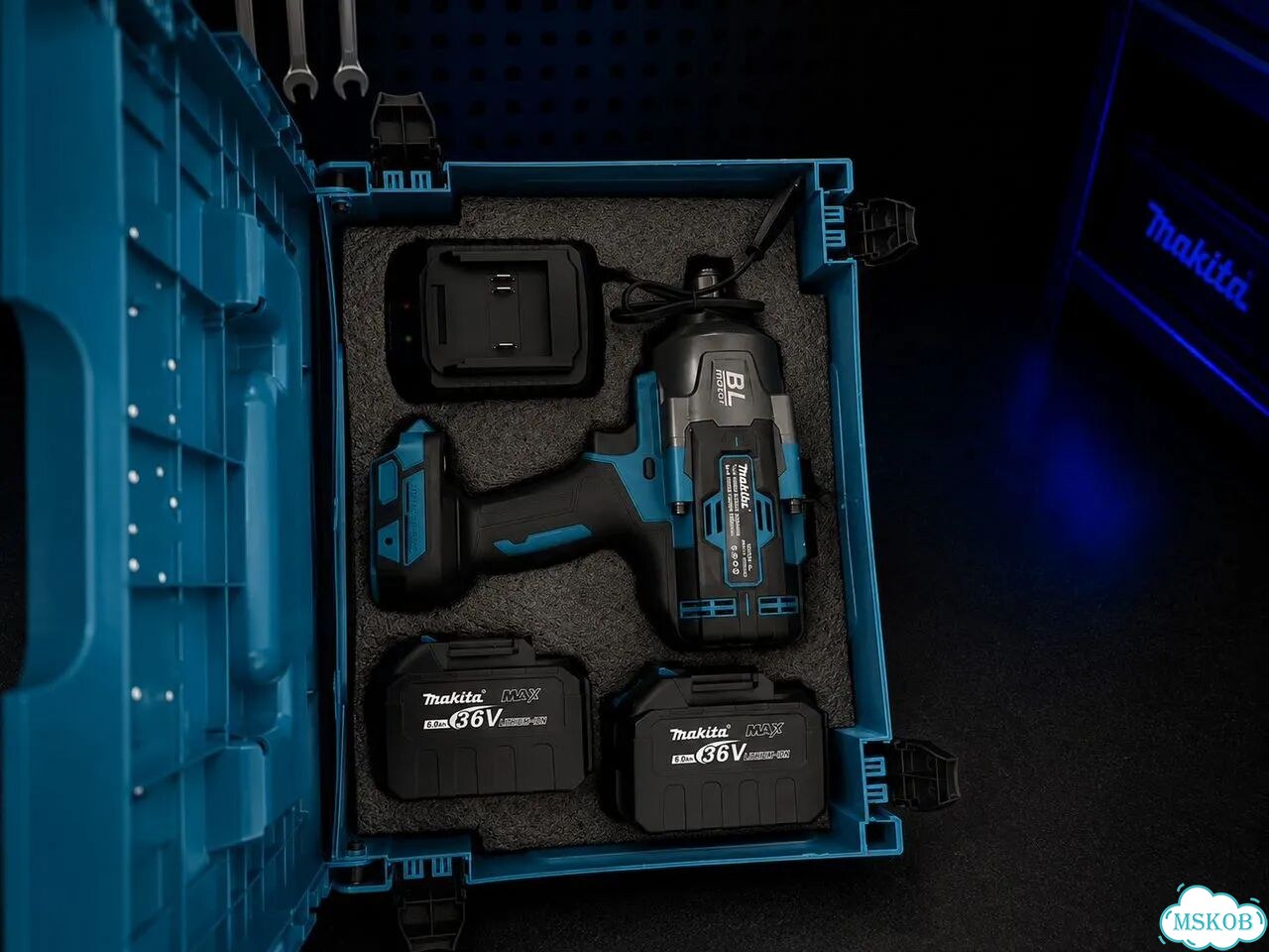 Гайковерт Makita 2000 Нм 36V в кейсе фото 5