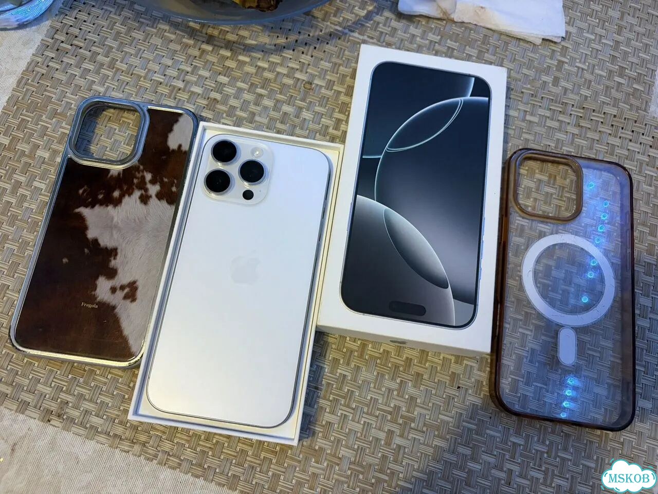 iPhone 16 Pro Max, 256 ГБ, SIM + eSIM фото 1