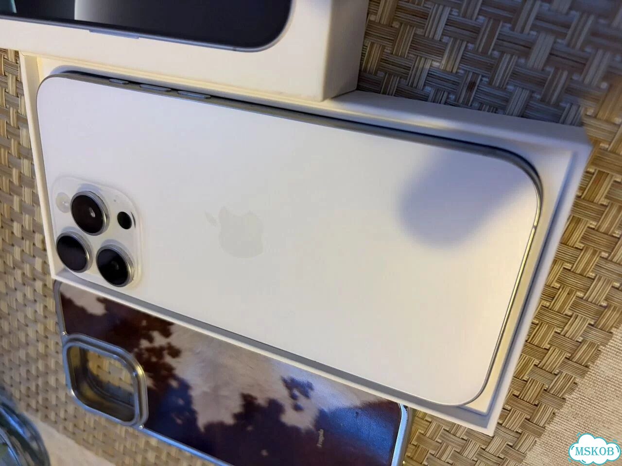 iPhone 16 Pro Max, 256 ГБ, SIM + eSIM фото 3