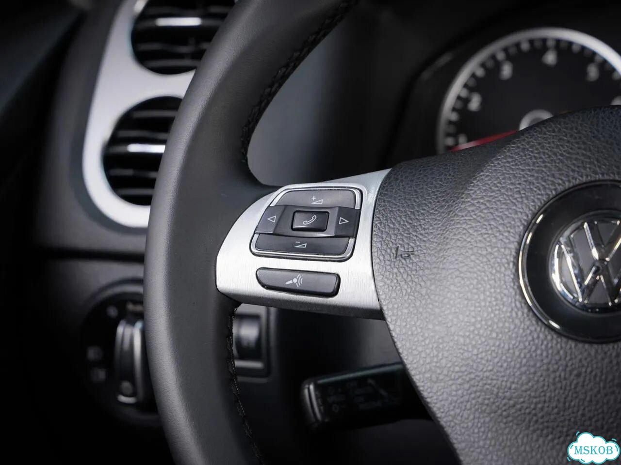 Volkswagen Tiguan 2.0 AT, 2013, 171 481 км фото 17