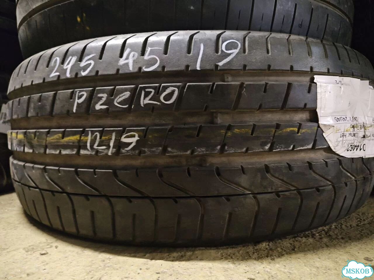 Pirelli P Zero 245/45 R19 фото 1