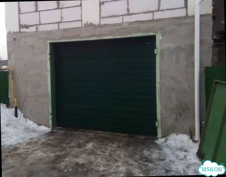 Секционные ворота гаражные фото 1