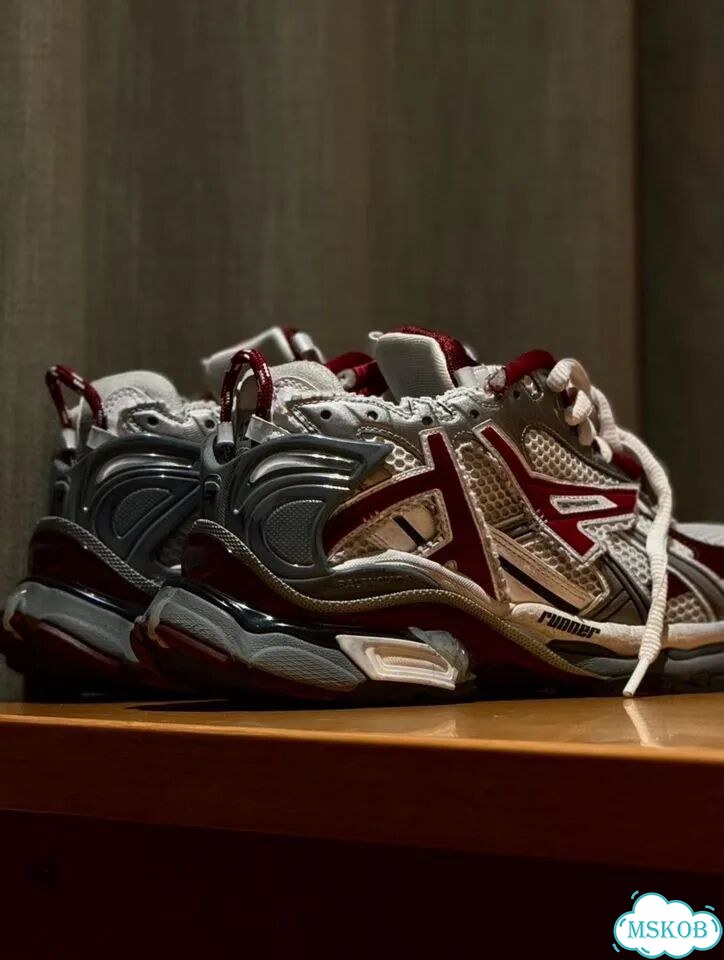 Balenciaga runner фото 3
