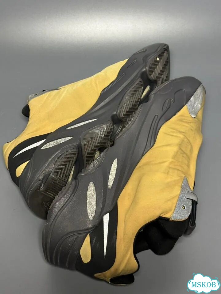 Кроссовки Adidas Yeezy Boost 700 Yellow оригинал фото 8
