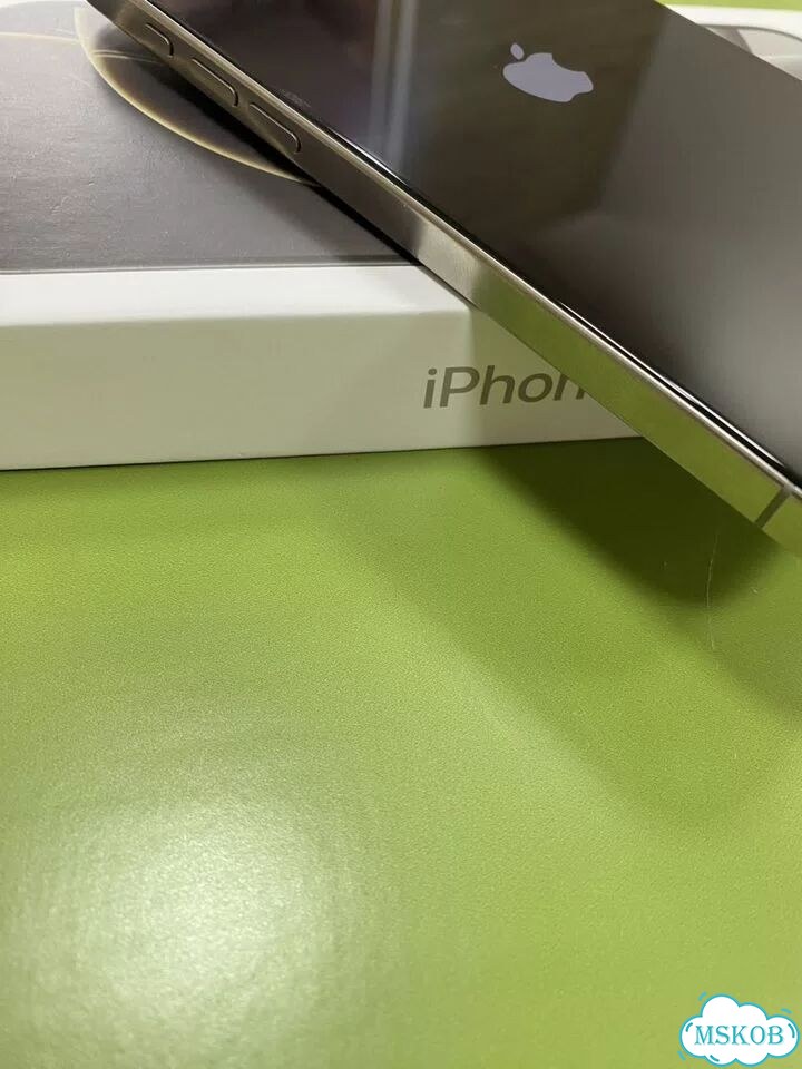 iPhone 16 Pro Max, 256 ГБ, eSIM фото 3