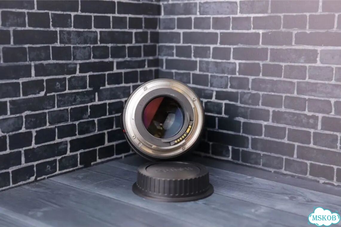 Canon EF 85mm f/1.8 USM id 971235 фото 4