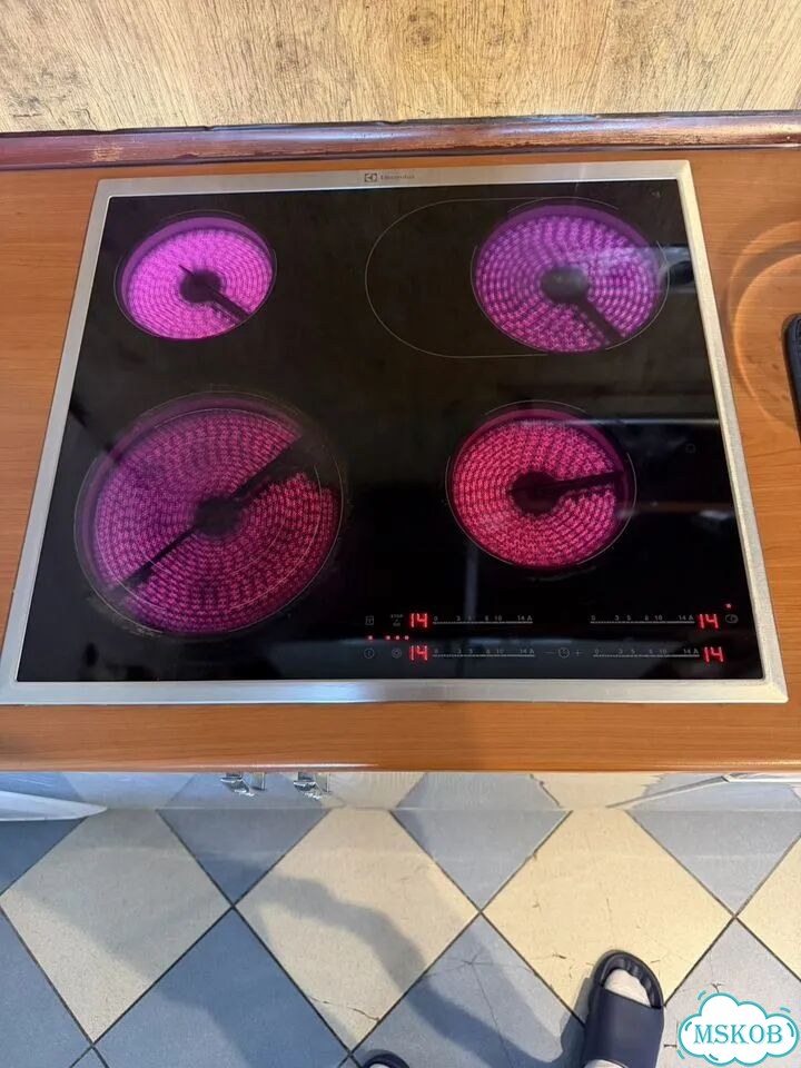Плита электрическая electrolux фото 1