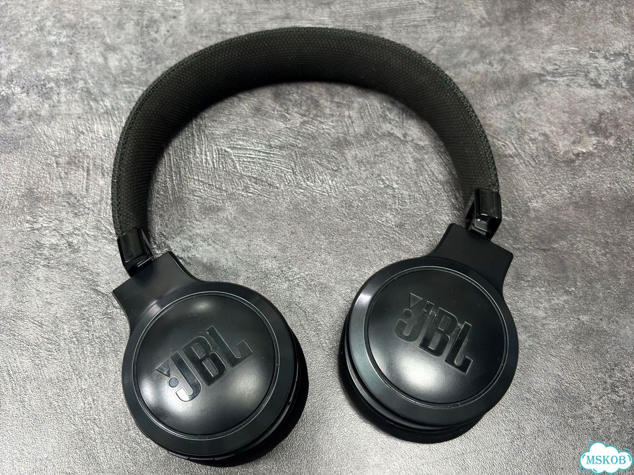 Наушники JBL Live 400BT фото 2