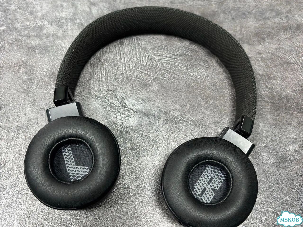 Наушники JBL Live 400BT фото 5
