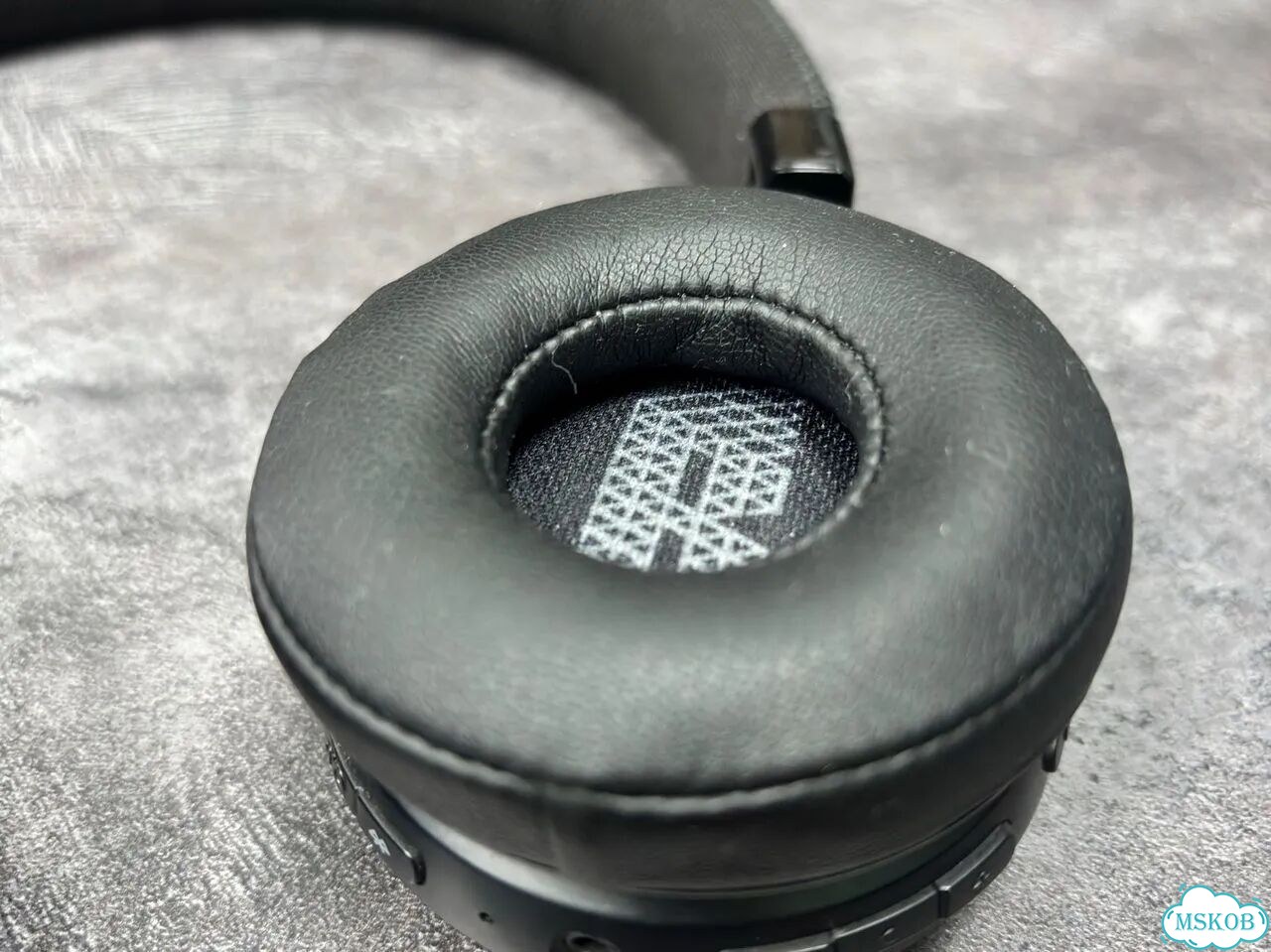 Наушники JBL Live 400BT фото 6