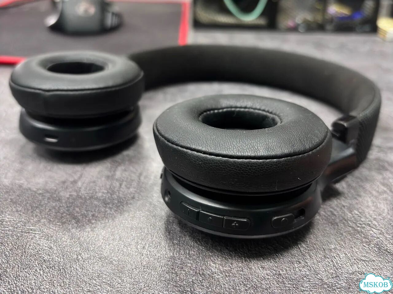 Наушники JBL Live 400BT фото 8