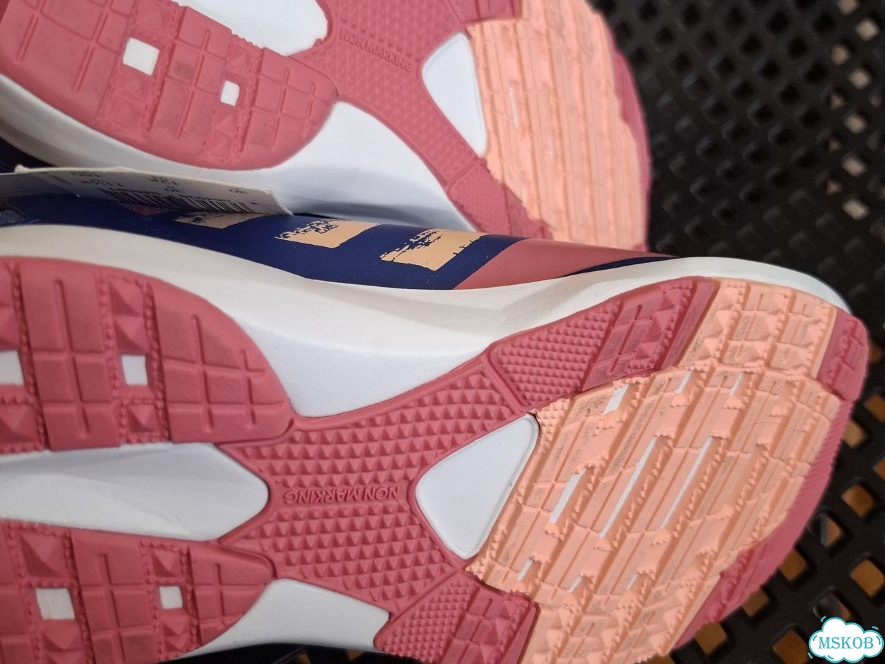 Кроссовки Adidas новые фото 4