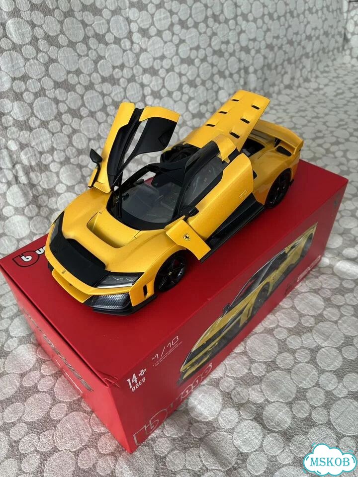 Модель Ferrari F80 1/18 фото 4
